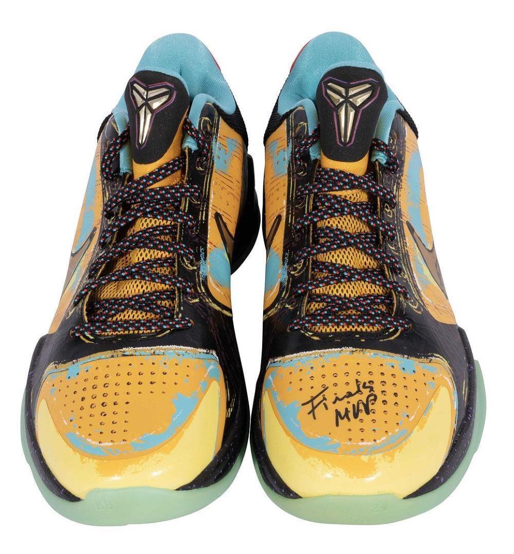 Kobe Bryant Lakers Signed Nike Zoom Kobe V Prelude Shoes Finals