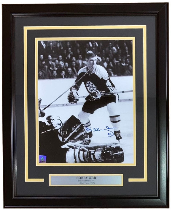 Bobby Orr Signed Framed 11x14 Boston Bruins B&W Photo GNR Hologram
