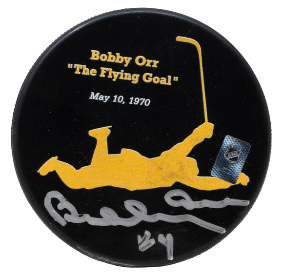 Bobby Orr Signed Boston Bruins Flying Goal Hockey Puck BAS BC88574