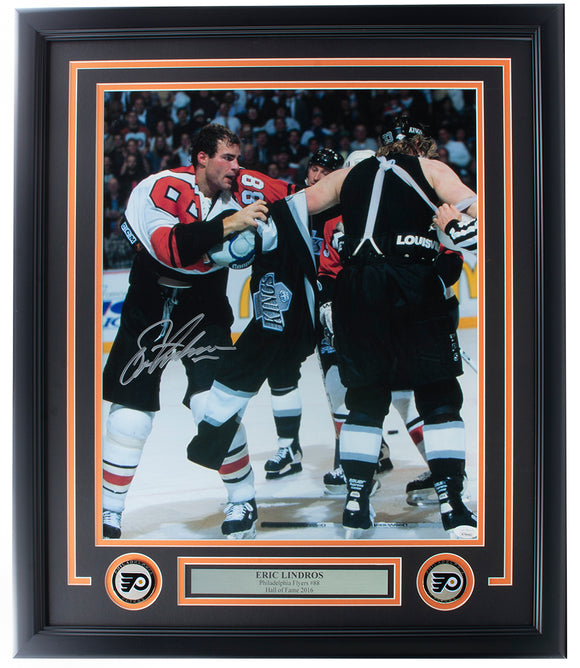 Eric Lindros Signed Framed Flyers 16x20 Fight Photo JSA ITP Sports Integrity