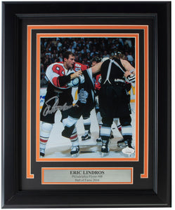 Eric Lindros Signed Framed 8x10 Philadelphia Flyers Photo JSA ITP