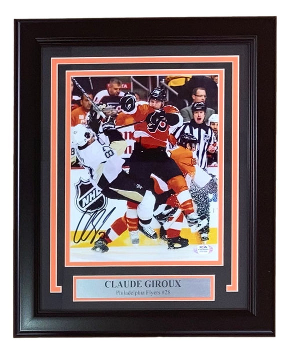 Claude Giroux Signed Framed 8x10 Philadelphia Flyers Crosby Hit Photo PSA ITP
