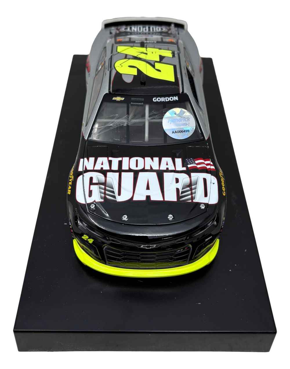 Jeff Gordon Signed 1:24 NASCAR National Guard Die-Cast Car PSA/DNA