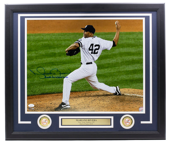 Mariano Rivera Signed Framed Yankees 16x20 Pitch Photo Last To Wear Insc JSA