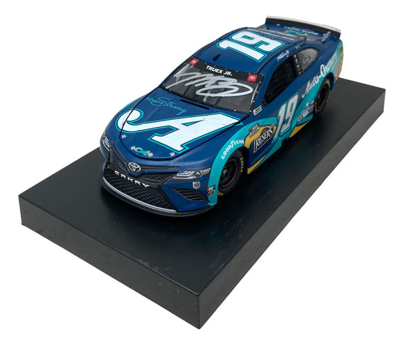 Martin Truex Jr Signed 1:24 NASCAR Auto-Owners Die-Cast Car PSA/DNA