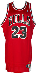 Michael Jordan Signed Chicago Bulls Red 1998-99 Nike Basketball Jersey UDA Sports Integrity