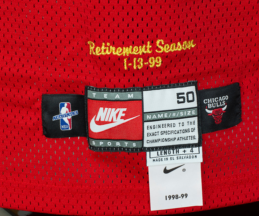 Michael Jordan Signed Chicago Bulls Red 1998-99 Nike Jersey UDA – Sports  Integrity