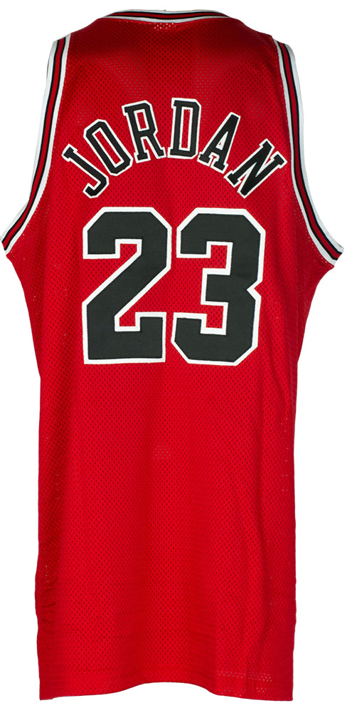 Michael Jordan Signed 1997-1998 Chicago Bulls Home Jersey M&N (Upper D – DAS