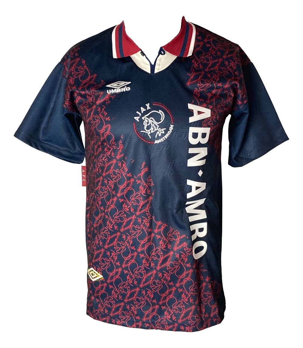 Patta va resortir le mythique maillot de l’Ajax Amsterdam Patta va resortir le mythique maillot de l’Ajax Amsterdam