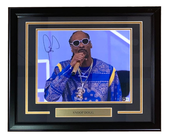 Snoop Dogg Signed Framed 11x14 Photo BAS BH035715