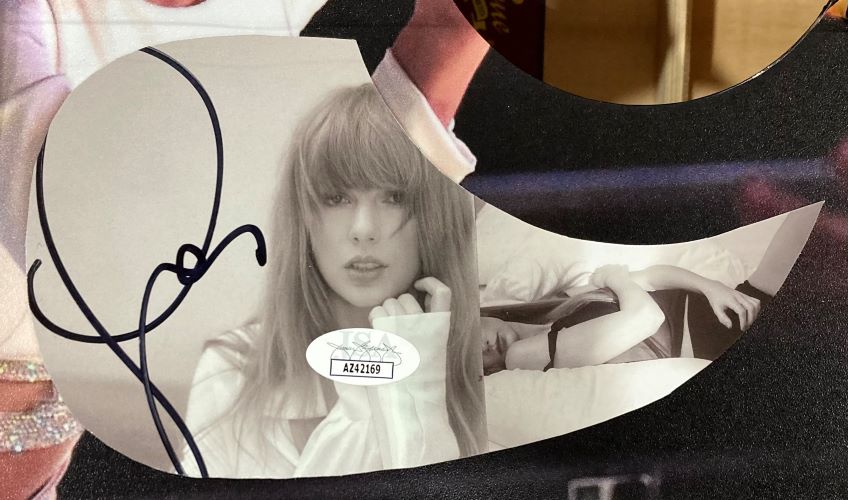 T Swift Signed 41