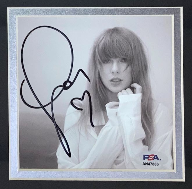 Taylor Swift Signed Framed RARE Heart Drawn Insert w/ 8x10 Smoke